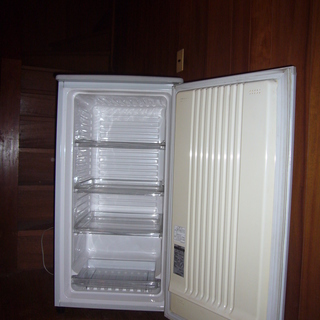中古冷凍庫（冷凍専用、冷蔵機能はありません）SANYO HF-10D