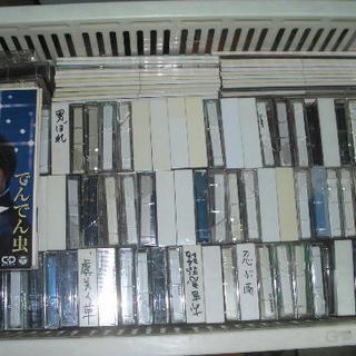 演歌のカセットテープ、シングルCD多数