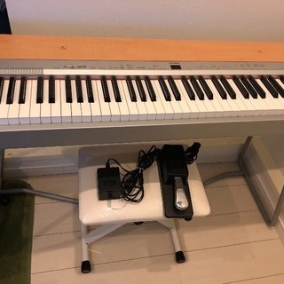 YAMAHA P-140 Electronic Piano