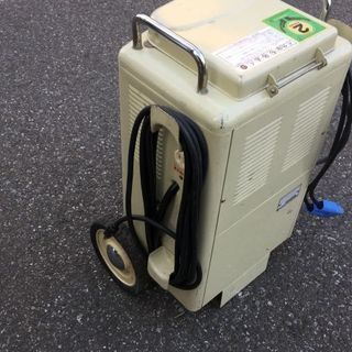 DENGEN　急速充電器　HR-MAX55　　接続部はソケット式　