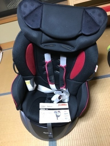 (値下げ)チャイルドシート フラディア ブリーズ アップリカ