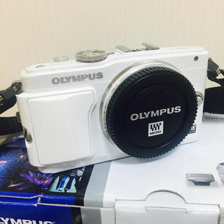 OLYMPUS PEN Lite E-PL6 ダブルズームキット ホワイト