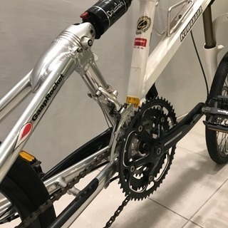 Kuwahara Gaap Street 9th Lot White 2007 付属品付(専用スタンド・リアショックー空気入れ)