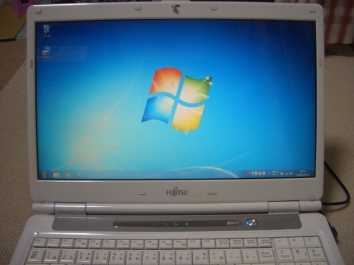 富士通 FMV BIBLO NF/D50 ノートパソコン FMV-BIBLO NF NF/D50 FMVNFD50W アーバンホワイト FUJITSU