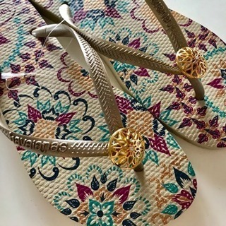 bershka havaianas