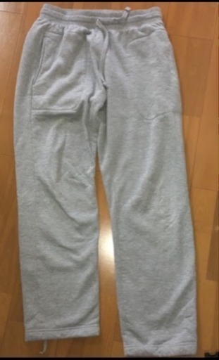 Uniqlo メンズ 暖か足絞り付き スウェットパンツ トマト 中頭のボトムス メンズ の中古 古着あげます 譲ります ジモティーで不用品の処分