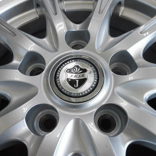 この時期なので格安で！！2015年製造 ダンロップ 205/65R15山は 