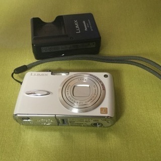デジタルカメラ LUMIX DMC-FX01