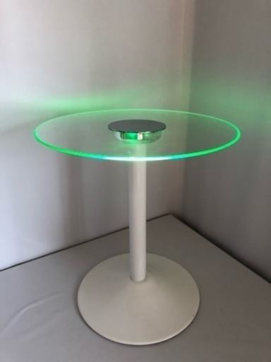 今週特別サービス インテリア強化ガラス LED照明付きテーブル 美品