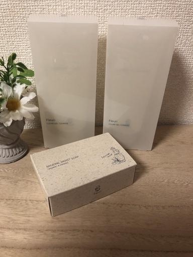 新品未開封☆フルリ☆　クリアゲルクレンズ２本＆ミネラルソープ１箱セット
