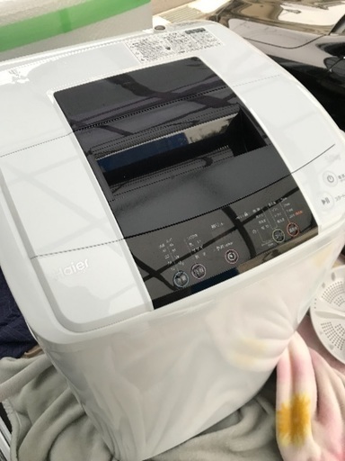 生田様御予約中2016年製ハイアール黒全自動洗濯機5キロ美品。千葉県内配送無料！設置無料！