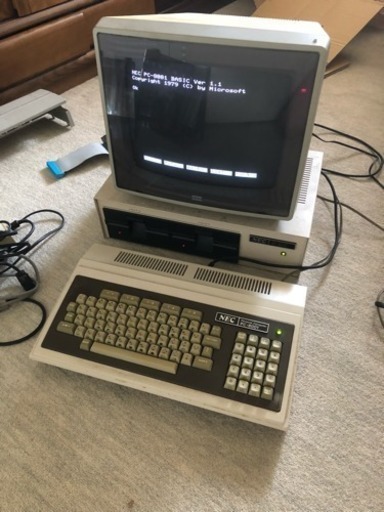 NEC PC8001 と富士通カラーモニター とディスクユニット