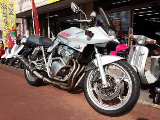 NO.2062 ＧＳＸ４００Ｓカタナ 水冷4サイクル4気筒エンジン カーボンマフラー　バックステップ　☆彡