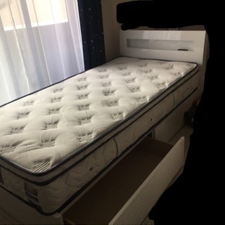 収納棚付きシングルベッド