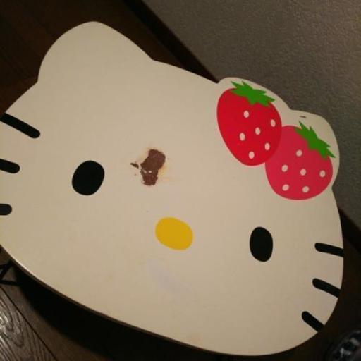 🌸キティちゃん テーブル🌸 《訳あり》 (りぼんmama) 倉敷のテーブル《座卓、ローテーブル》の中古あげます・譲ります｜ジモティーで不用品の処分