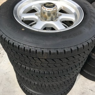 205/70/16 111/109L LT スタッドレスタイヤ