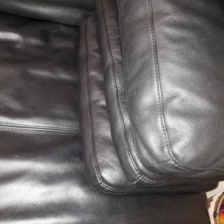 黒本革ソファー