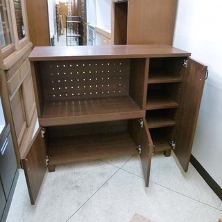宮の沢店 ブラウン系 レンジボードカウンター 背板 有孔ボード 幅105cm