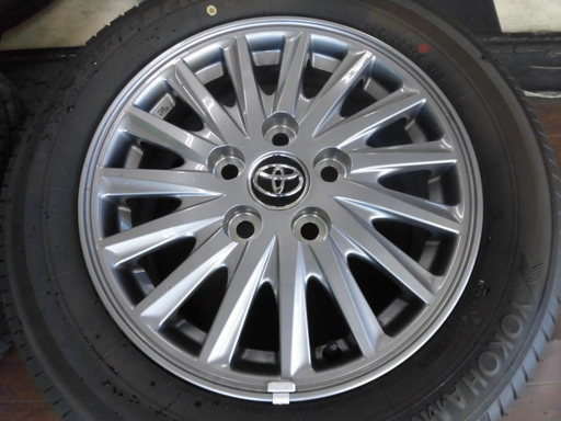 納車外し品　美品です！！トヨタ　エスクアイア純正　6Ｊ+50　114.3-5穴★山しっかり　ヨコハマ　195/65Ｒ15★ノア　ヴォクシーにも
