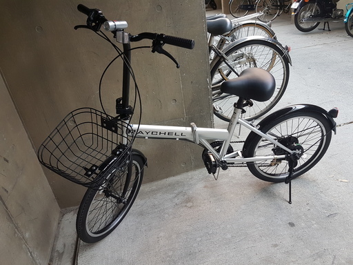 大幅値下げ！買って間もない折り畳み自転車（ノンパンク、６段ギア変速、前カゴ、ライト、カギセット）