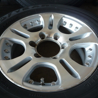 バリ山★ハイエースワゴン　215/70R15　安心調整済み