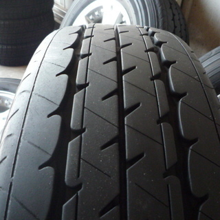 バリ山★ハイエースワゴン　215/70R15　安心調整済み