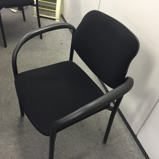 黒の会議用チェア椅子　