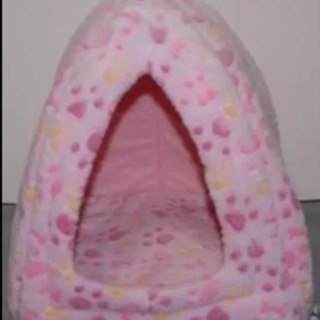 美品 肉球柄ピンク ペット用ハウス型ベッド