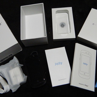 kickstarter発　極小スマホunihertz製　JellyPro。
