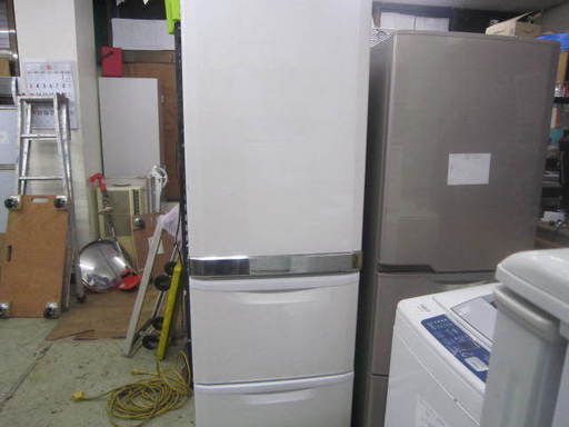 三菱冷蔵庫370L　２００５年製　MR-CU37NF-W