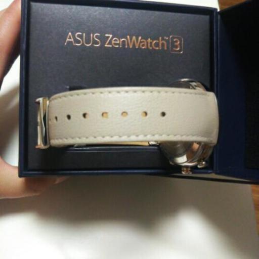 良品スマートウォッチ　丸型　ASUS ZenWatch3