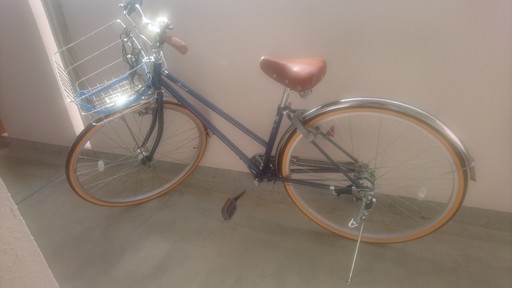 まだピカピカの２７型自転車です。（日本製）