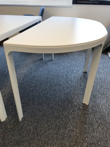 Ikea白デスク 半円型 サイズ注意 Tantan 文京のオフィス用家具 机 の中古あげます 譲ります ジモティーで不用品の処分 Ikea白デスク 半円型 サイズ注意 Tantan 文京のオフィス用家具 机 の中古あげます 譲ります ジモティーで不用品の処分