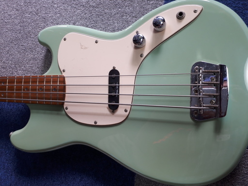 squire by　fender ベース