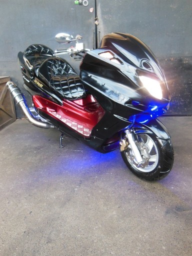 YAMAHA マジェスティ250 改 スピーカーLEDエアロカウルUPマフラー他 多数のフルカスタム セル始動 走り好調 すぐ乗り出せます。