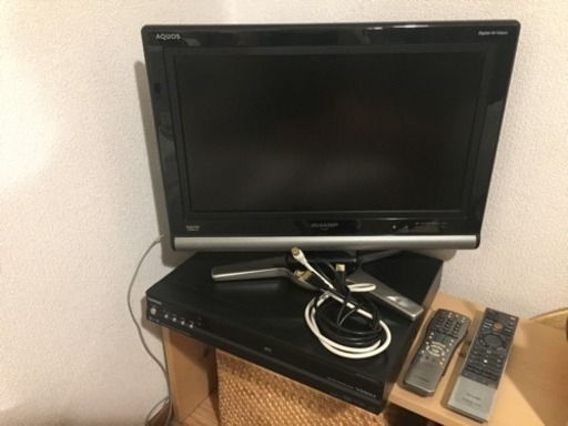 【取引先決定済み】シャープ 液晶テレビ 20型（DVDレコーダー付き）