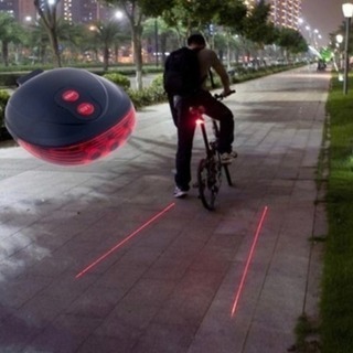 【新品】自転車 LEDテールライト リアライト レーザービーム 電池式
