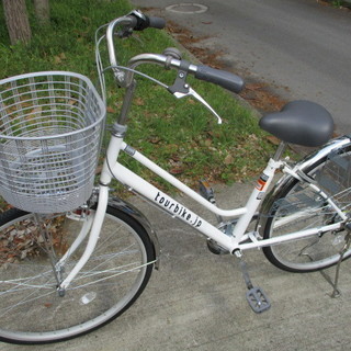 未使用 3段変速自転車 ノーパンクタイヤ 白　26インチ　11台あります