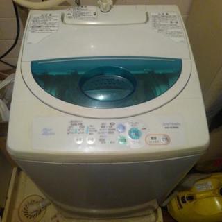 日立全自動洗濯機　　5キロ　2004製