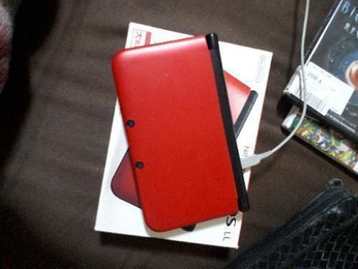 3DSLL本体　充電器　ソフト4本