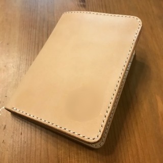 ヌメ革ハーフウォレット