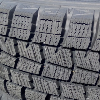 値下げしました】ダンロップ スタッドレスタイヤ 4本セット 155/65R14