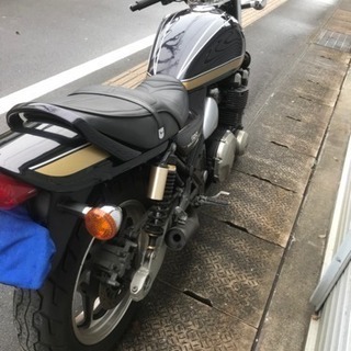 ゼファー1100