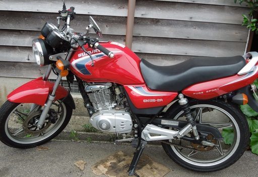 スズキ EN125-2A