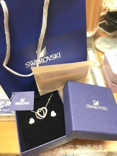 SWAROVSKI ネックレスピアスセット