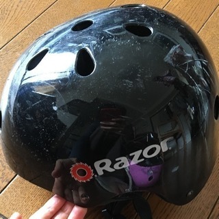 ［無料］Razor キッズヘルメット 男の子用 サイズ small