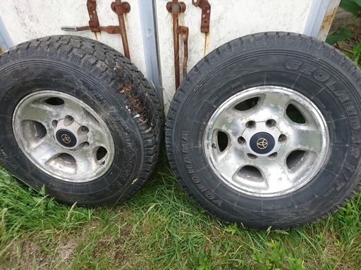 ランクル スタッドレス ホイール付き 285/75R16