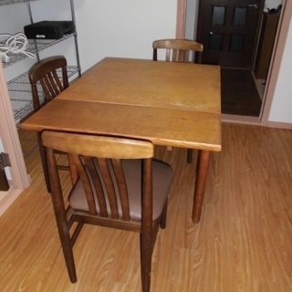 カリモク製折り畳み式ダイニングテーブルセット（テーブル・椅子3）...