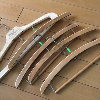 木製ハンガー五本