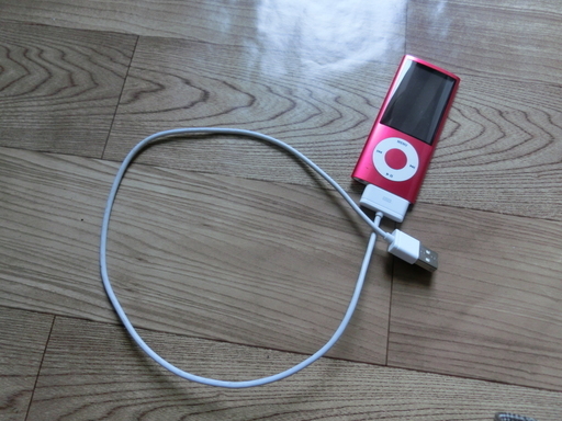 【美品】Apple iPod nano 第5世代 ピンク 16GB A1320 中古 アイポッド アップル 赤 レッド red pink アイポット MP3 カメラ付き
